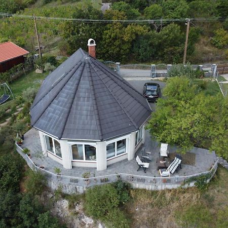 Villa Panorama Balaton à Balatongyörök Extérieur photo