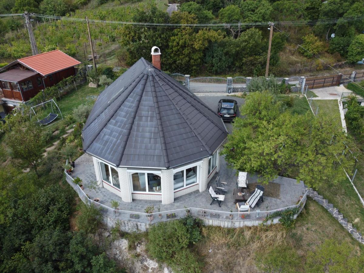 Villa Panorama Balaton à Balatongyörök Extérieur photo